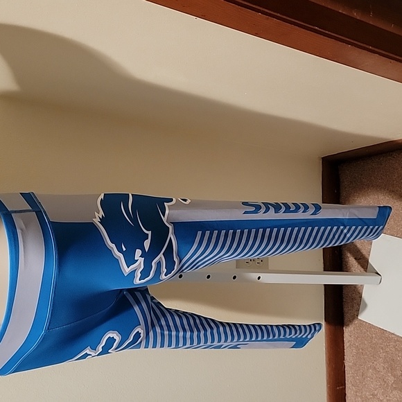 DETROIT LIONS WOMEN'S NFL LOGO LEGGINGS - Picture 6 of 7